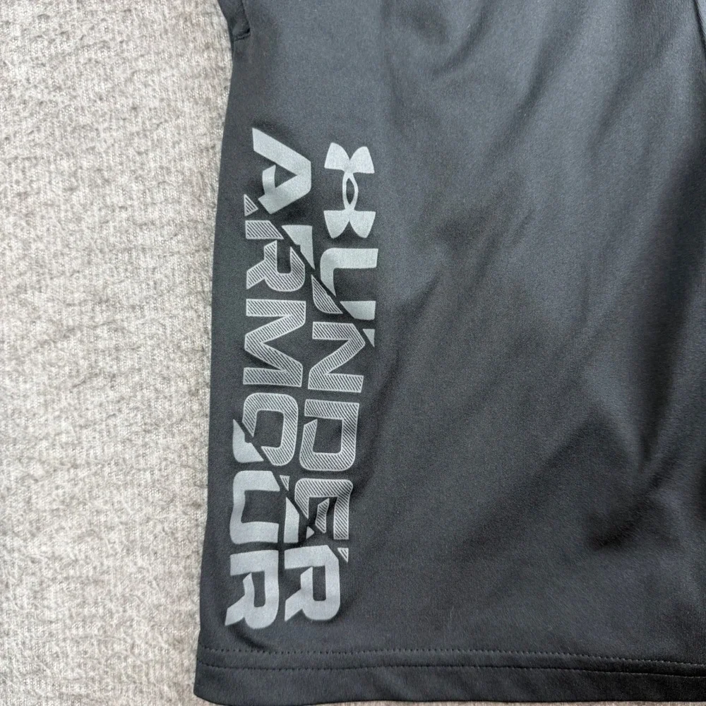 Under Armour Shorts Boys Medium Black Athletic Gym Performance Graphic Logo